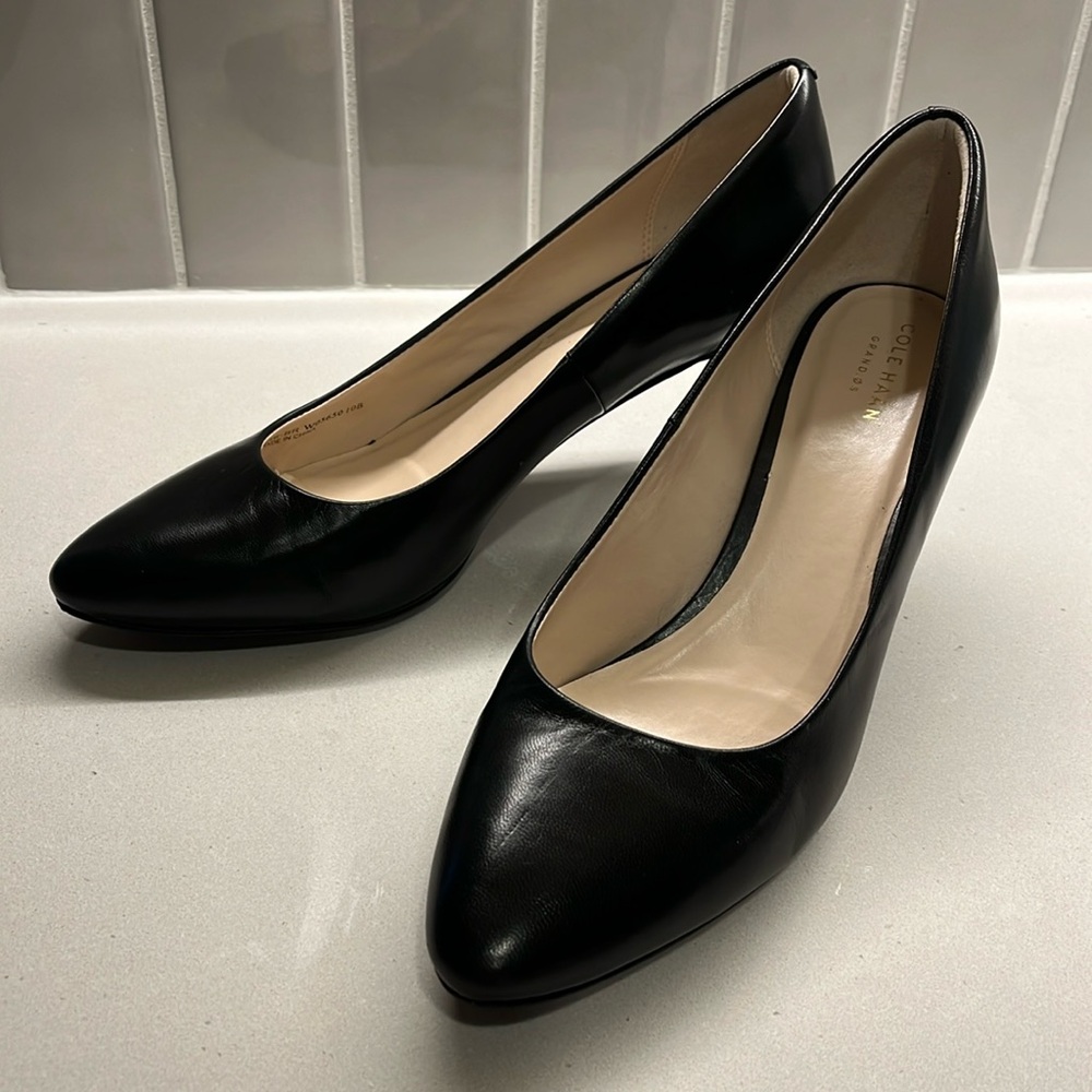 Cole Haan Grand OS black leather pumps size 10